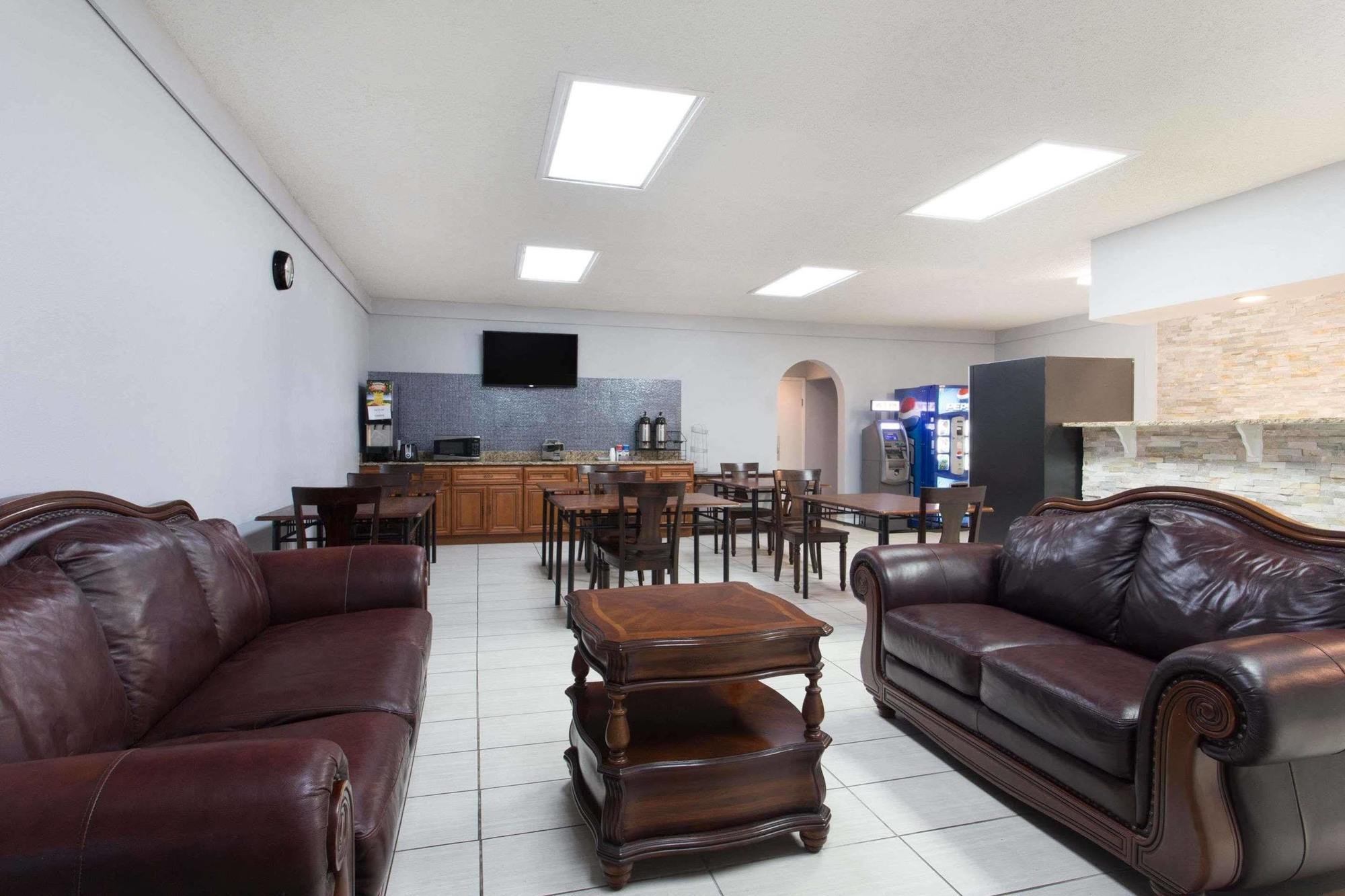 Knights Inn - Plant City Bagian luar foto