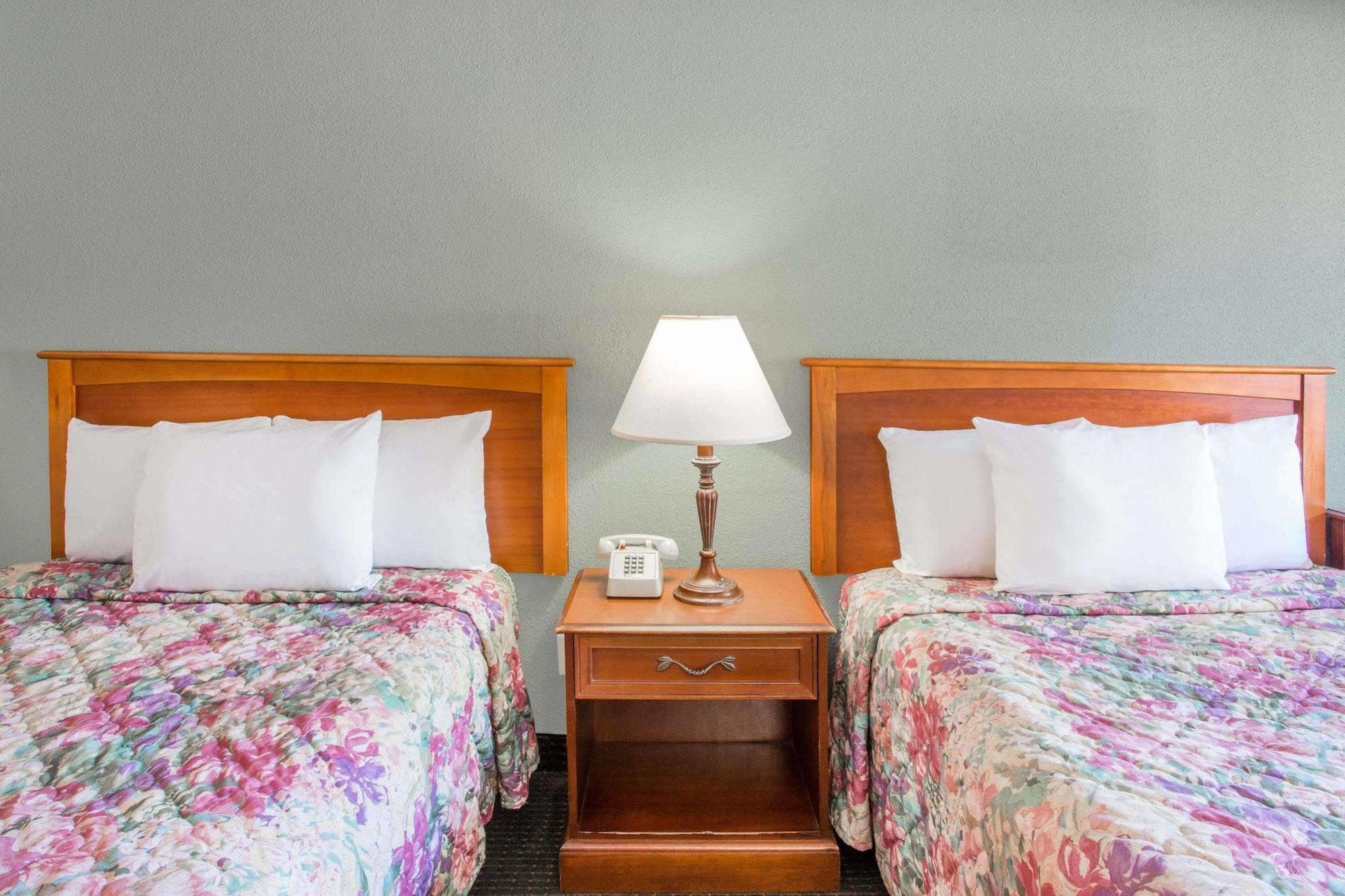 Knights Inn - Plant City Bagian luar foto
