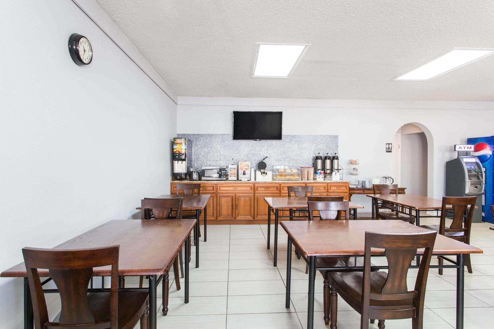 Knights Inn - Plant City Bagian luar foto